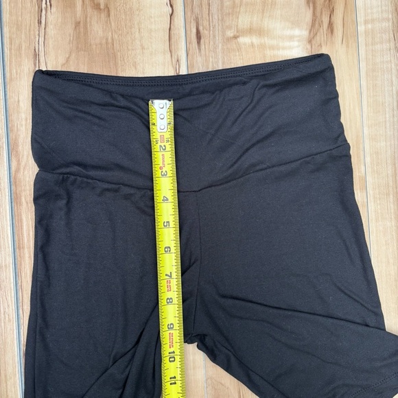 One Step Up Women's Black Biker Shorts Size Small - Picture 4 of 6